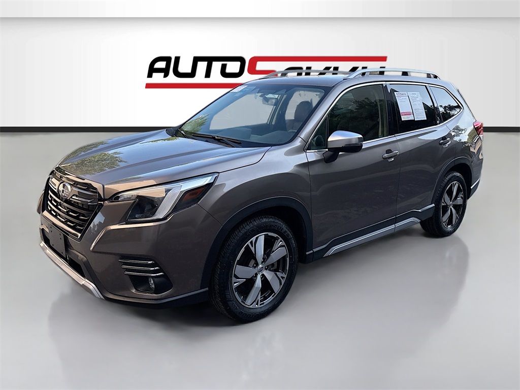 2024 Subaru Forester Touring photo 2