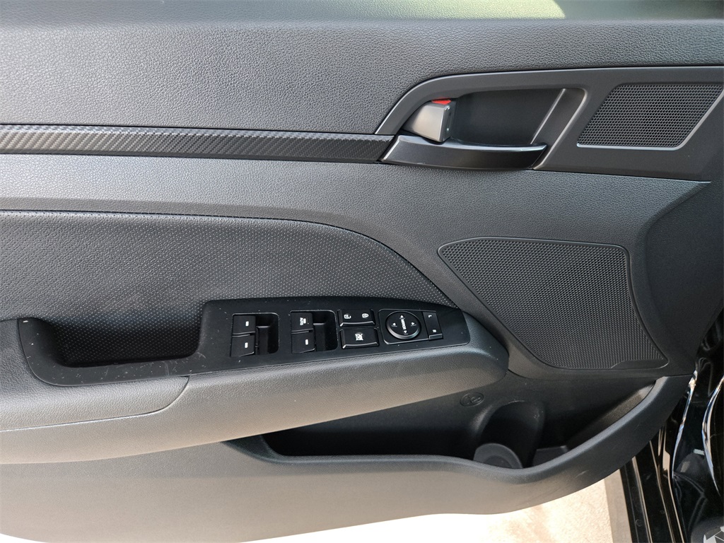 2018 Hyundai Elantra Sport photo 31