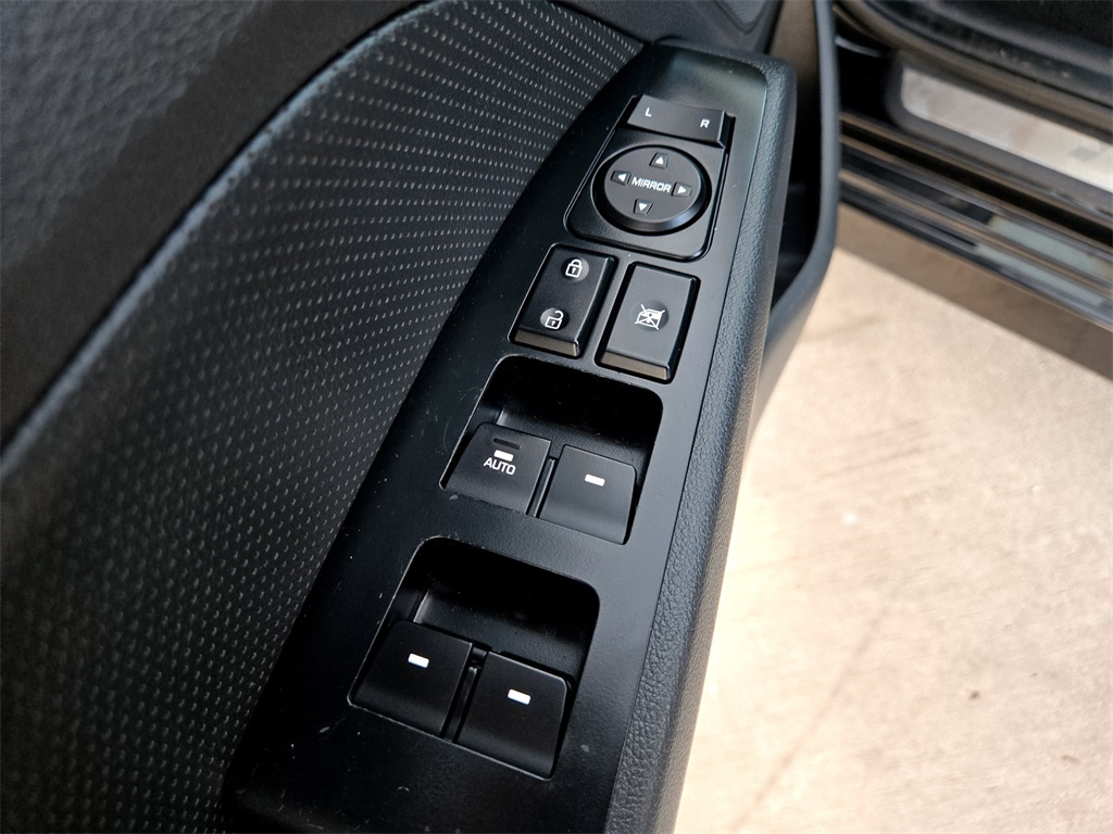 2018 Hyundai Elantra Sport photo 32