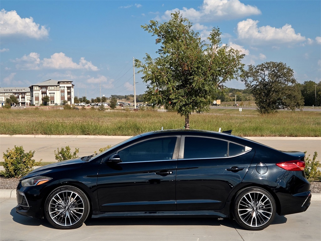 2018 Hyundai Elantra Sport photo 4