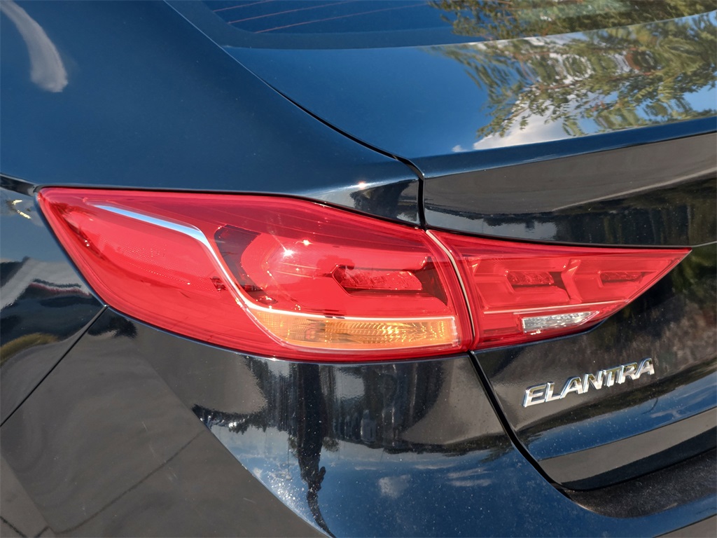 2018 Hyundai Elantra Sport photo 6