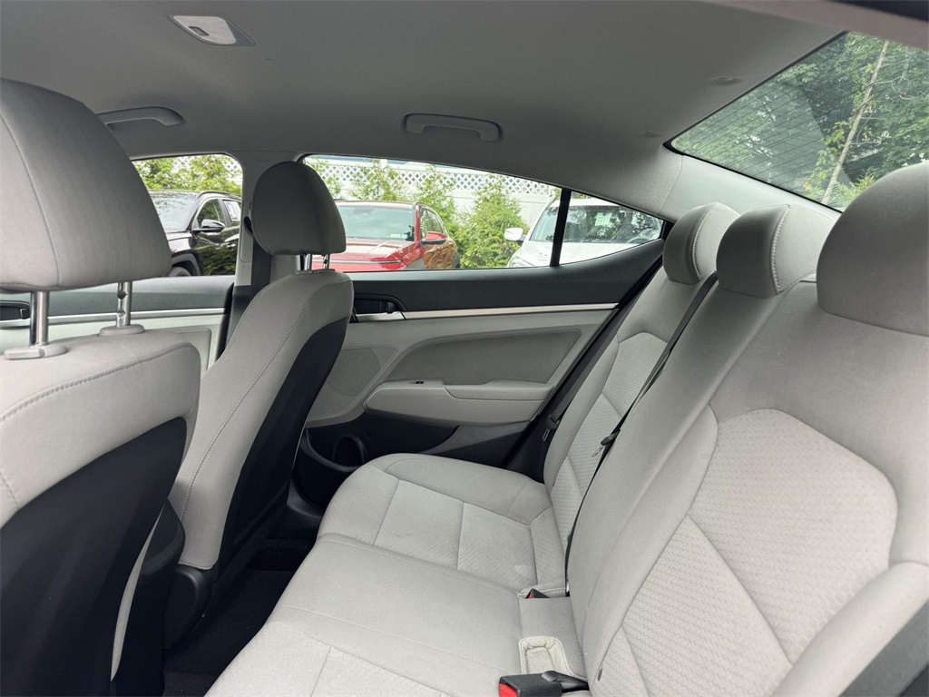 2019 Hyundai Elantra SEL photo 12