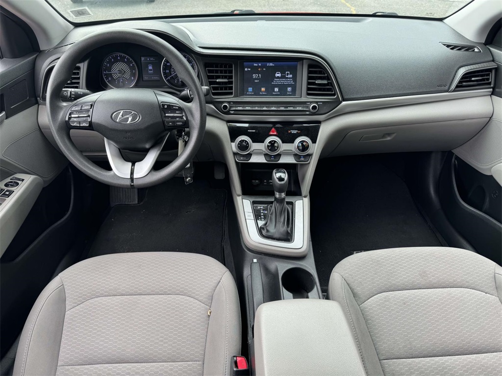 2019 Hyundai Elantra SEL photo 14