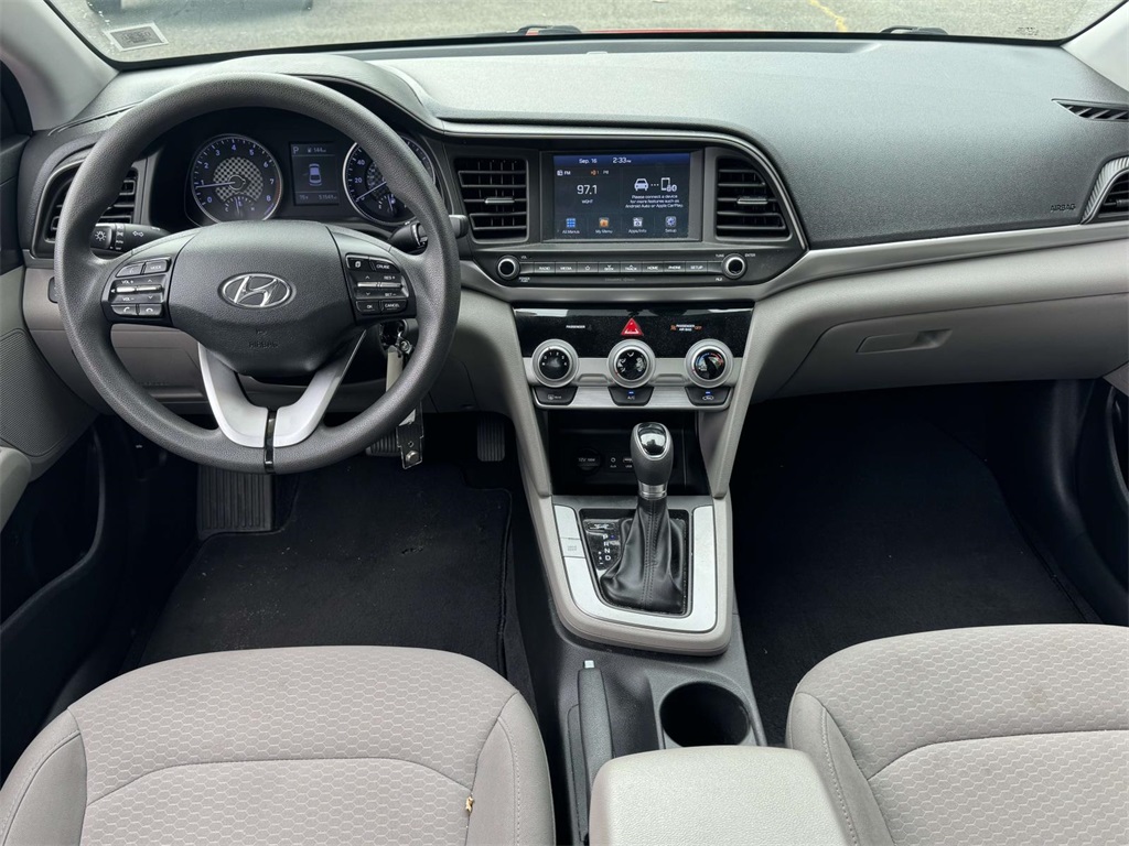 2019 Hyundai Elantra SEL photo 15