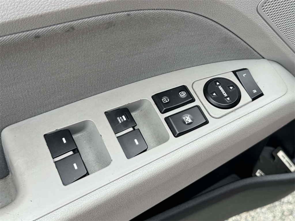 2019 Hyundai Elantra SEL photo 18