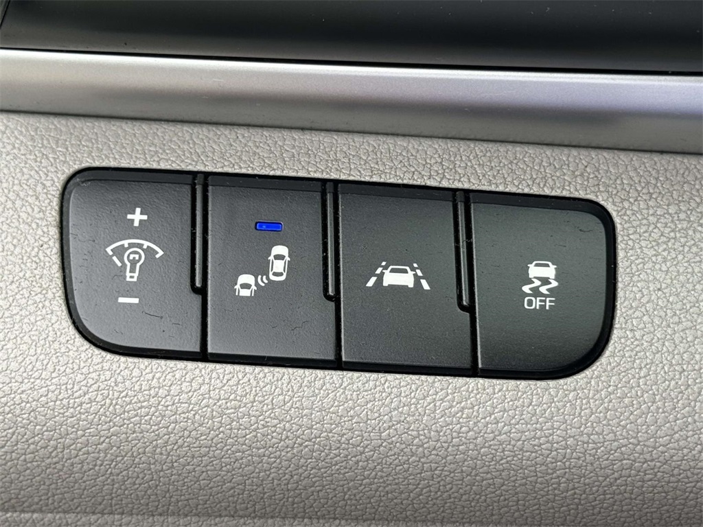 2019 Hyundai Elantra SEL photo 20