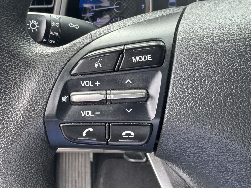 2019 Hyundai Elantra SEL photo 21