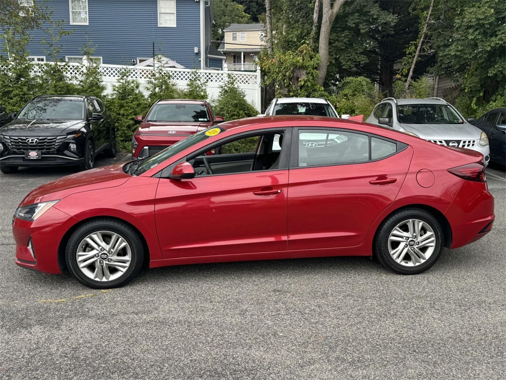 2019 Hyundai Elantra SEL photo 8