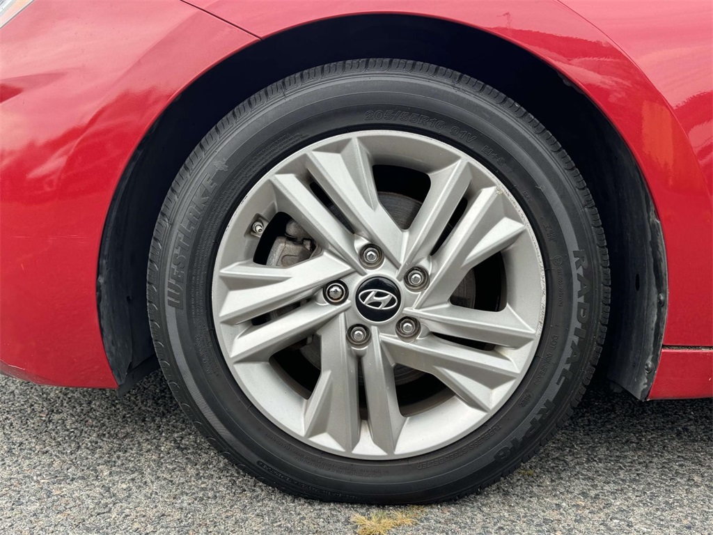 2019 Hyundai Elantra SEL photo 9