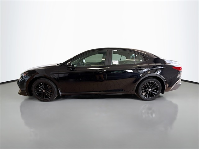 2025 Toyota Camry SE photo 3