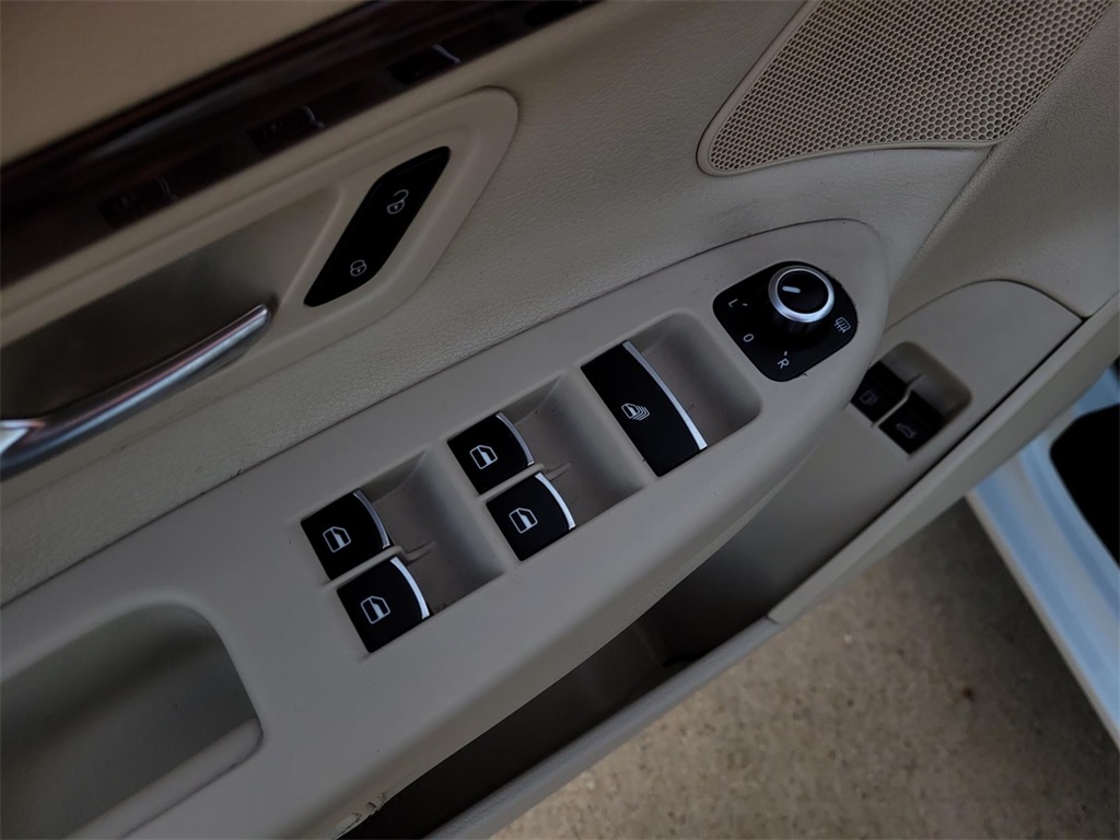 used 2012 Volkswagen Eos car, priced at $8,795