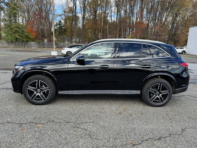 2026 Mercedes Benz GLC 300 4MATIC photo 2