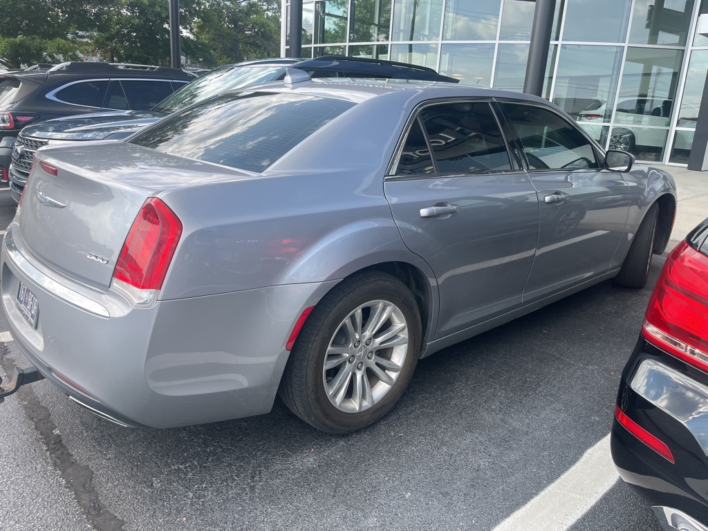 2018 Chrysler 300