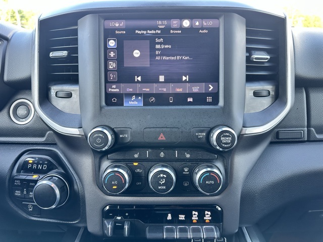 2022 Diamond Black Crystal Pearlcoat Ram 1500 Big Horn/Lone Star 4X4 Truck