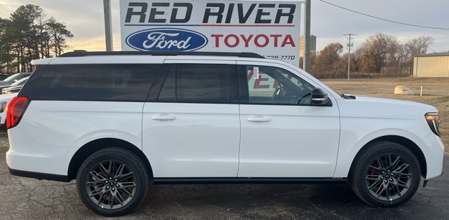 2025 Ford Expedition Platinum's photo