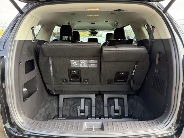 Used 2024 Kia Carnival Van