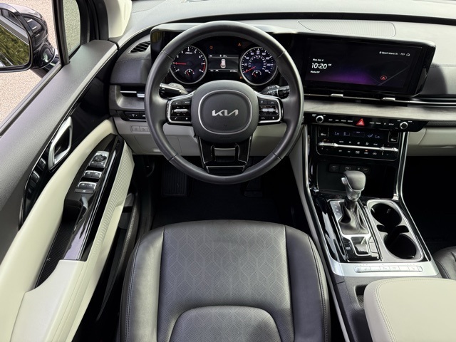 Used 2024 Kia Carnival Van