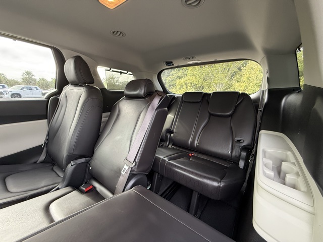 Used 2024 Kia Carnival Van