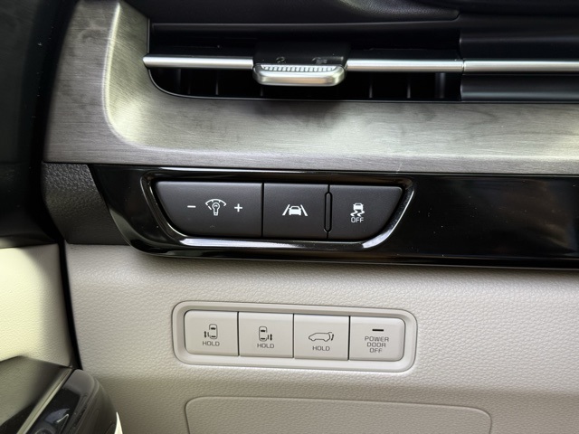 Used 2024 Kia Carnival Van