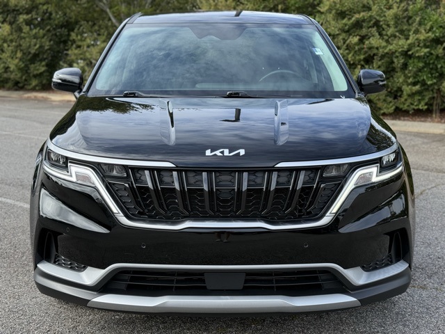 Used 2024 Kia Carnival Van