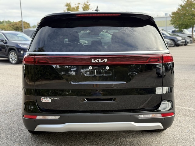 Used 2024 Kia Carnival Van