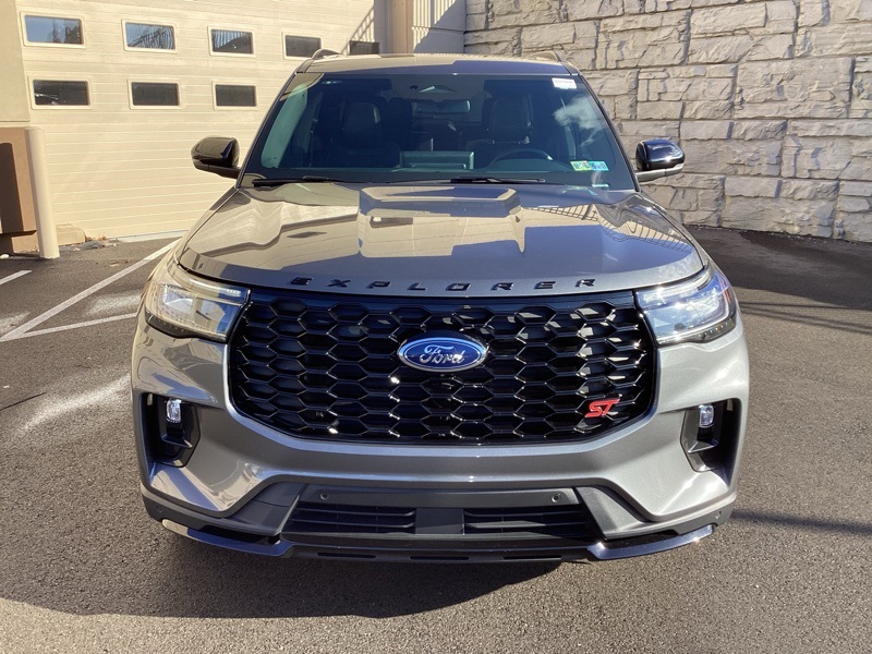 Used 2025 Ford Explorer SUV