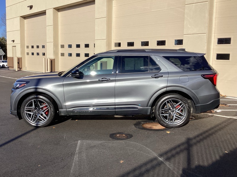 Used 2025 Ford Explorer SUV
