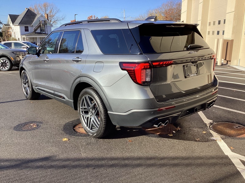 Used 2025 Ford Explorer SUV