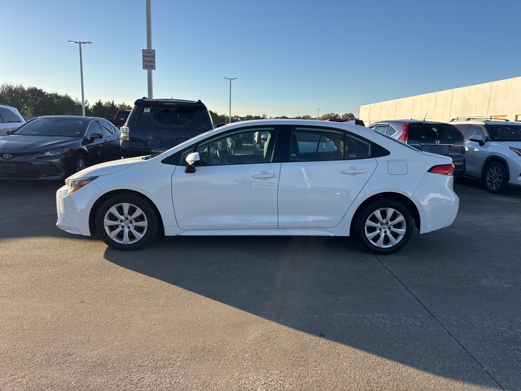 2024 Toyota Corolla LE's photo
