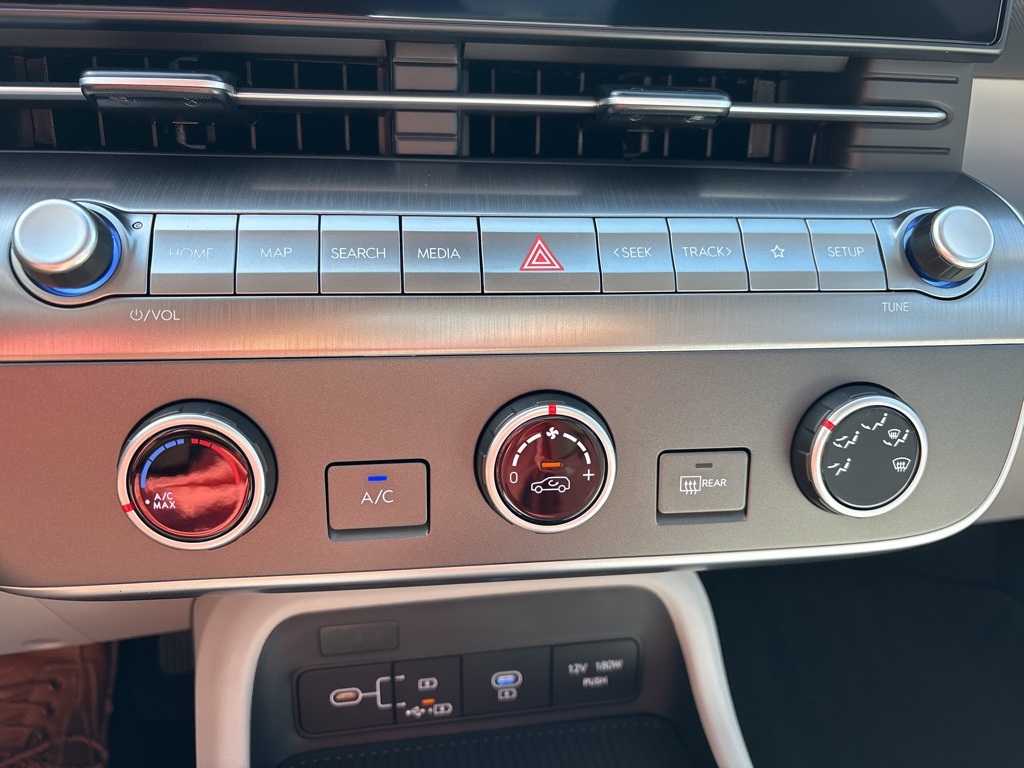 2025 Hyundai Kona SE photo 13