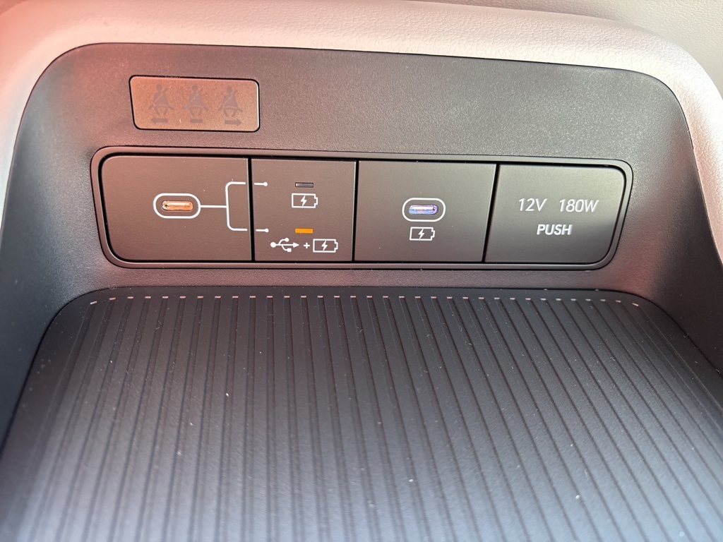 2025 Hyundai Kona SE photo 14