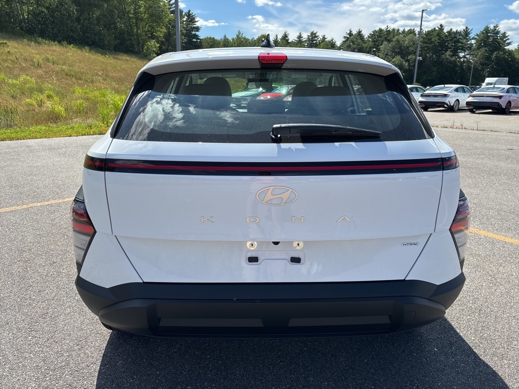 2025 Hyundai Kona SE photo 4
