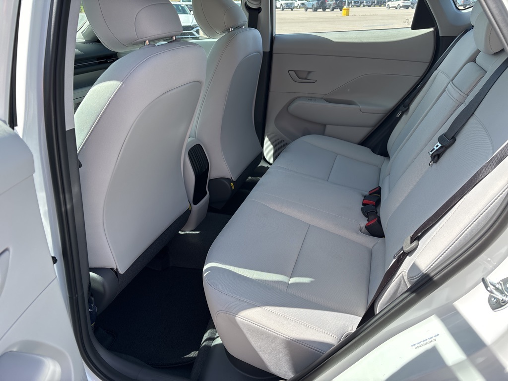 2025 Hyundai Kona SE photo 8