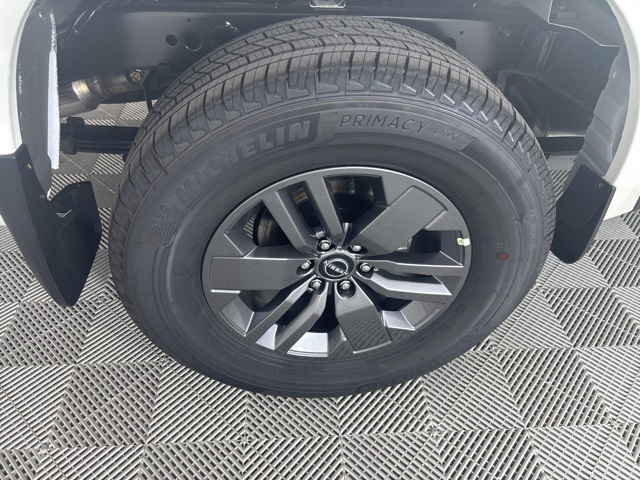 2025 Glacier White Nissan Frontier SV 4X4 Truck