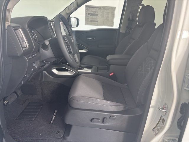 2025 Glacier White Nissan Frontier SV 4X4 Truck