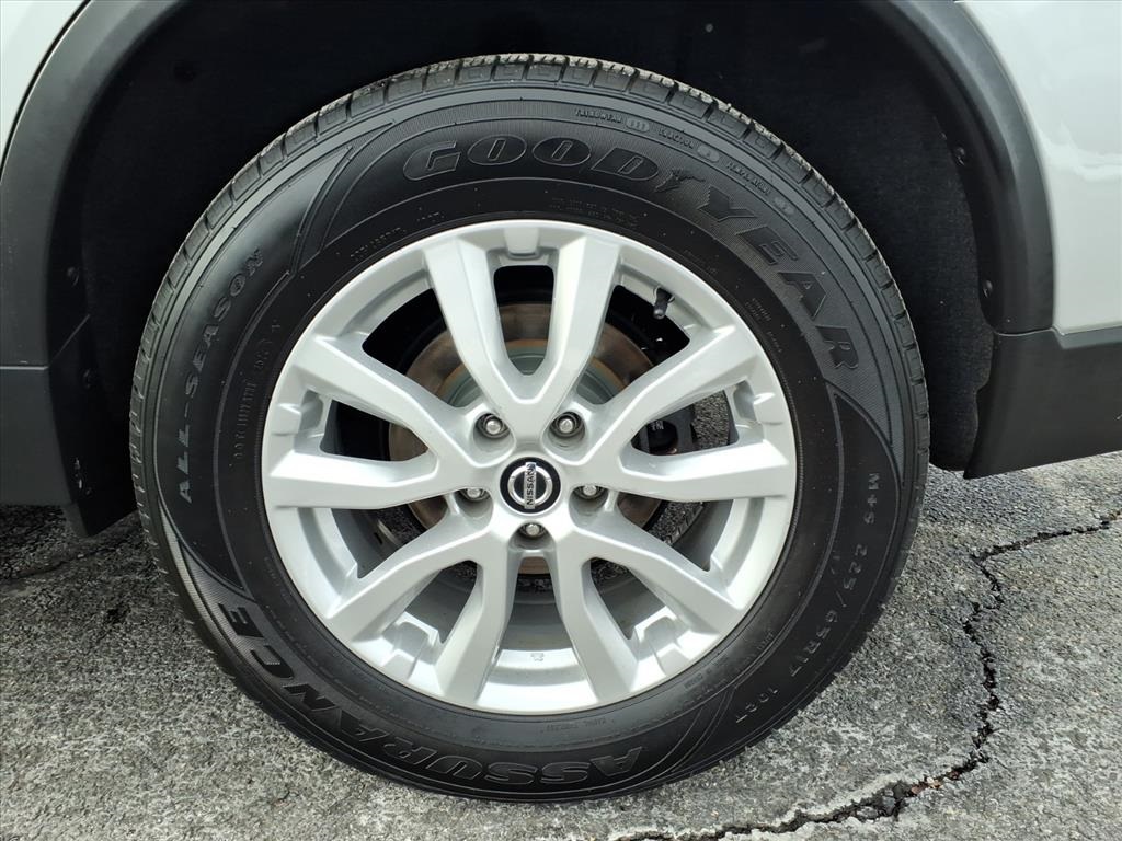 used 2020 Nissan Rogue car, priced at $13,900