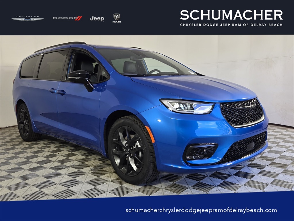 new 2026 Chrysler Pacifica car, priced at $48,895