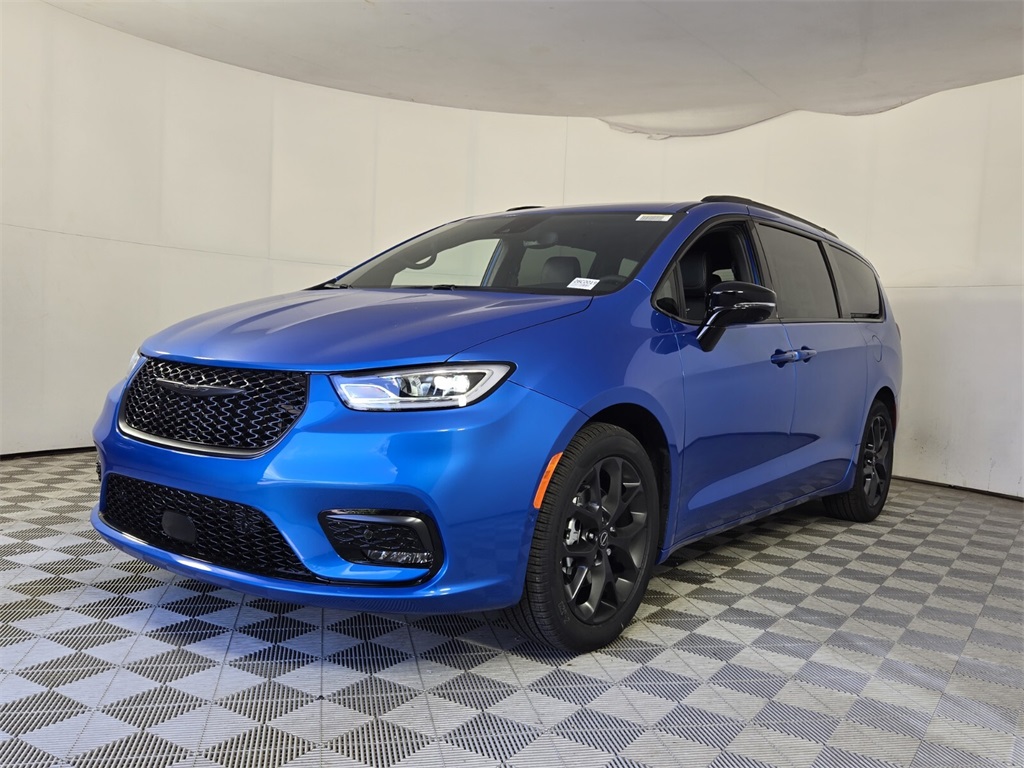 new 2026 Chrysler Pacifica car, priced at $48,895