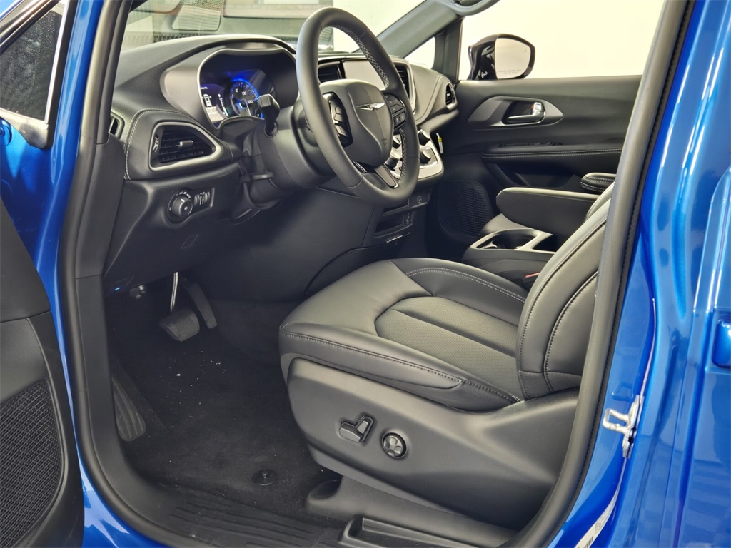 new 2026 Chrysler Pacifica car, priced at $48,895