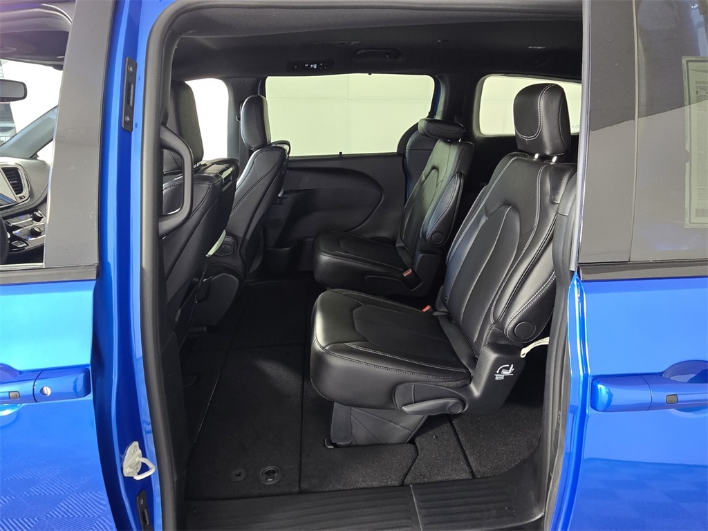 new 2026 Chrysler Pacifica car, priced at $48,895