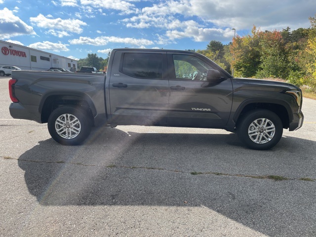 2026 Toyota Tundra SR5 CrewMax photo 3