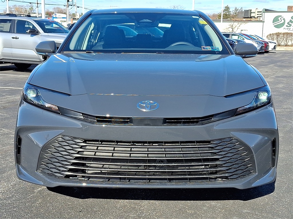 2026 Toyota Camry LE photo 2