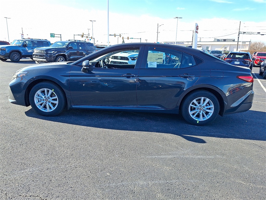 2026 Toyota Camry LE photo 4