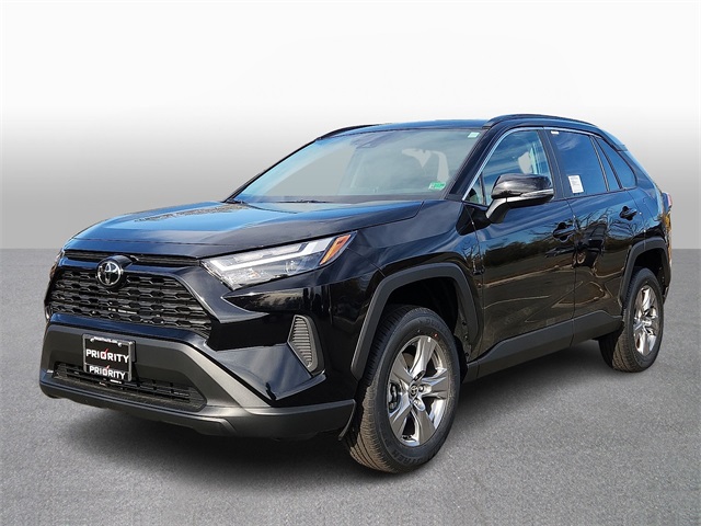 2025 Toyota RAV4 XLE's photo