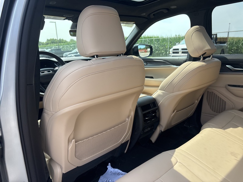 2025 Jeep Grand Cherokee Limited photo 11