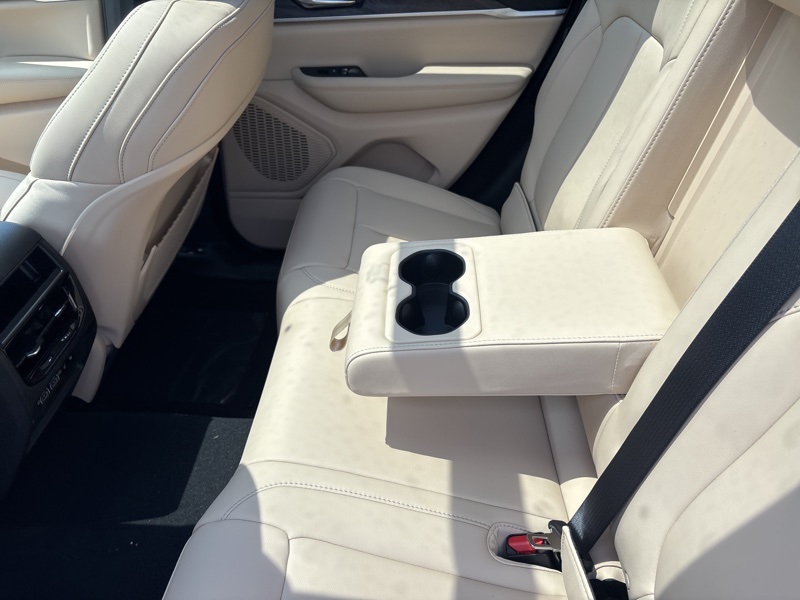 2025 Jeep Grand Cherokee Limited photo 13