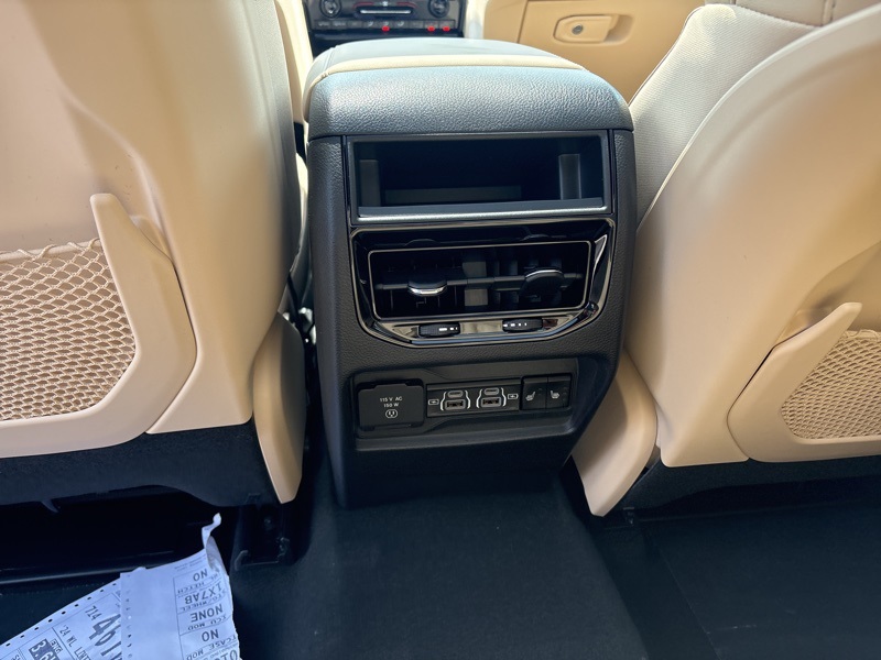 2025 Jeep Grand Cherokee Limited photo 14