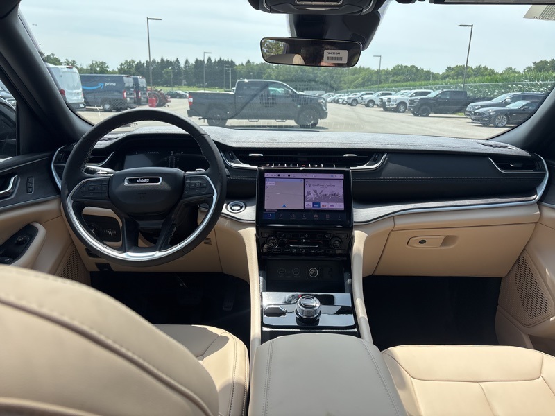 2025 Jeep Grand Cherokee Limited photo 15