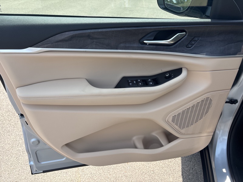2025 Jeep Grand Cherokee Limited photo 18