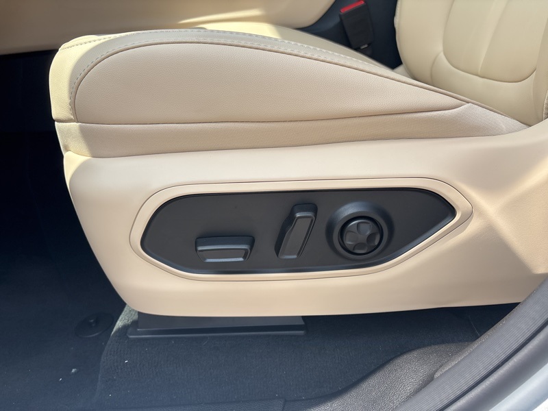2025 Jeep Grand Cherokee Limited photo 19